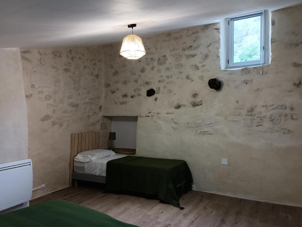 La Maison De La Traverse Saint-Guilhem-le-Desert Dış mekan fotoğraf