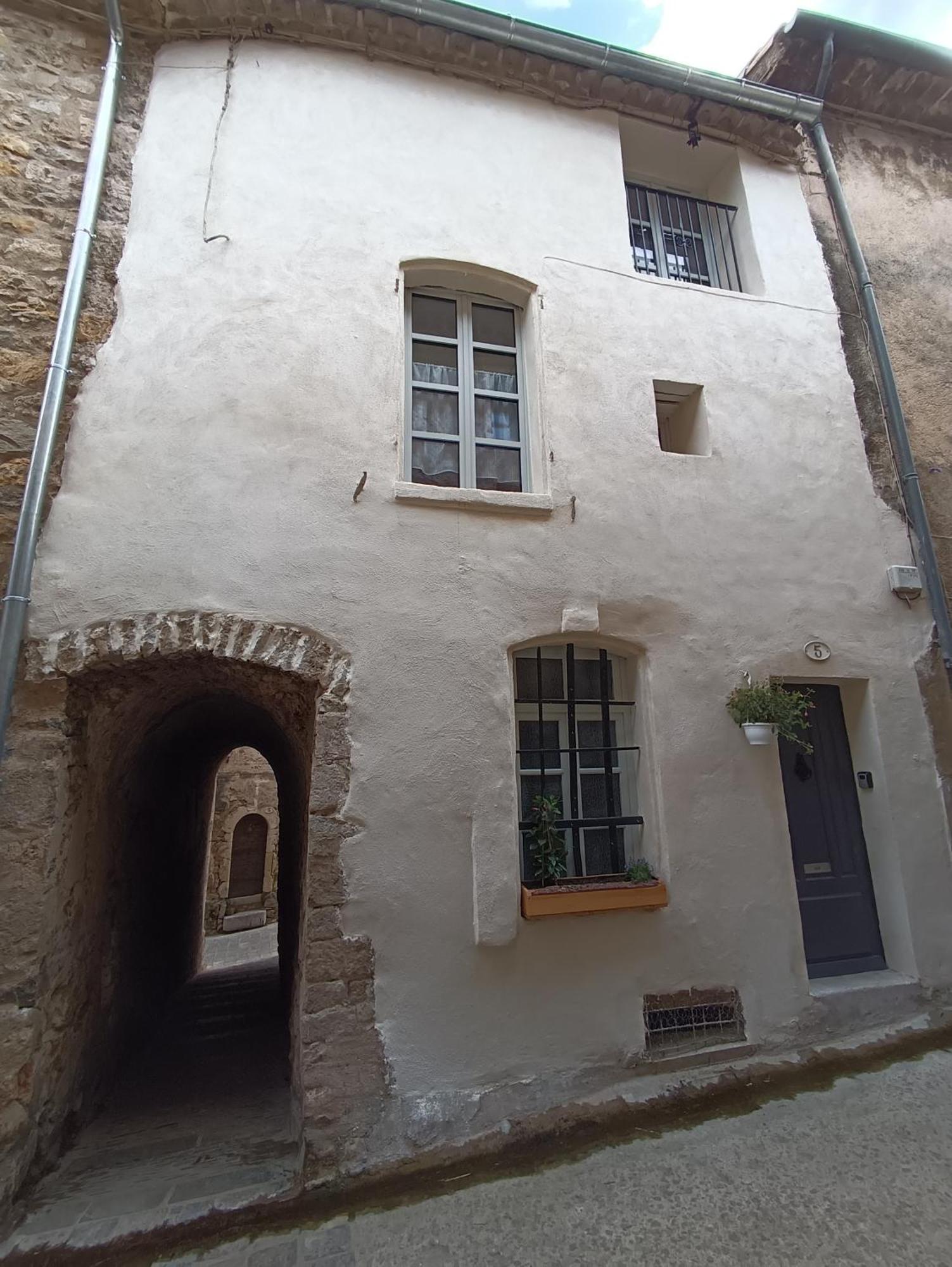 La Maison De La Traverse Saint-Guilhem-le-Desert Oda fotoğraf