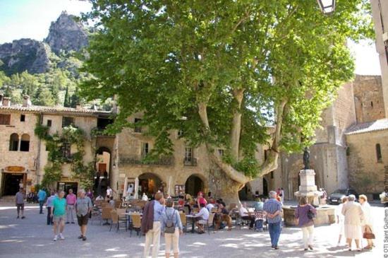 La Maison De La Traverse Saint-Guilhem-le-Desert Dış mekan fotoğraf